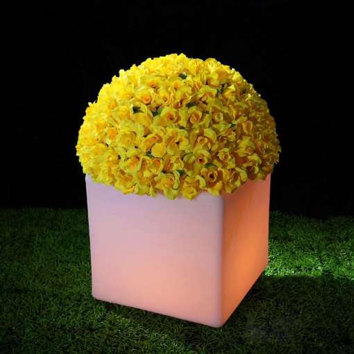 16 color changing waterproof outdoor LED light up flower vase plastic led flower pot